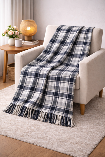 Gri Ekose Desenli Püsküllü Battaniye