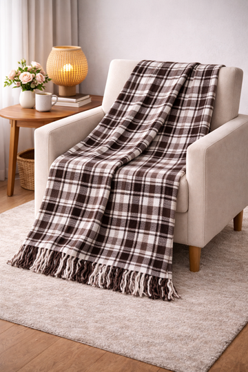 Kahverengi Ekose Desenli Püsküllü Battaniye