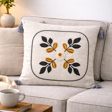 Nakışlı Çiçek Desenli Dekoratif Kırlent Kılıfı | Püsküllü Salon Yastığı