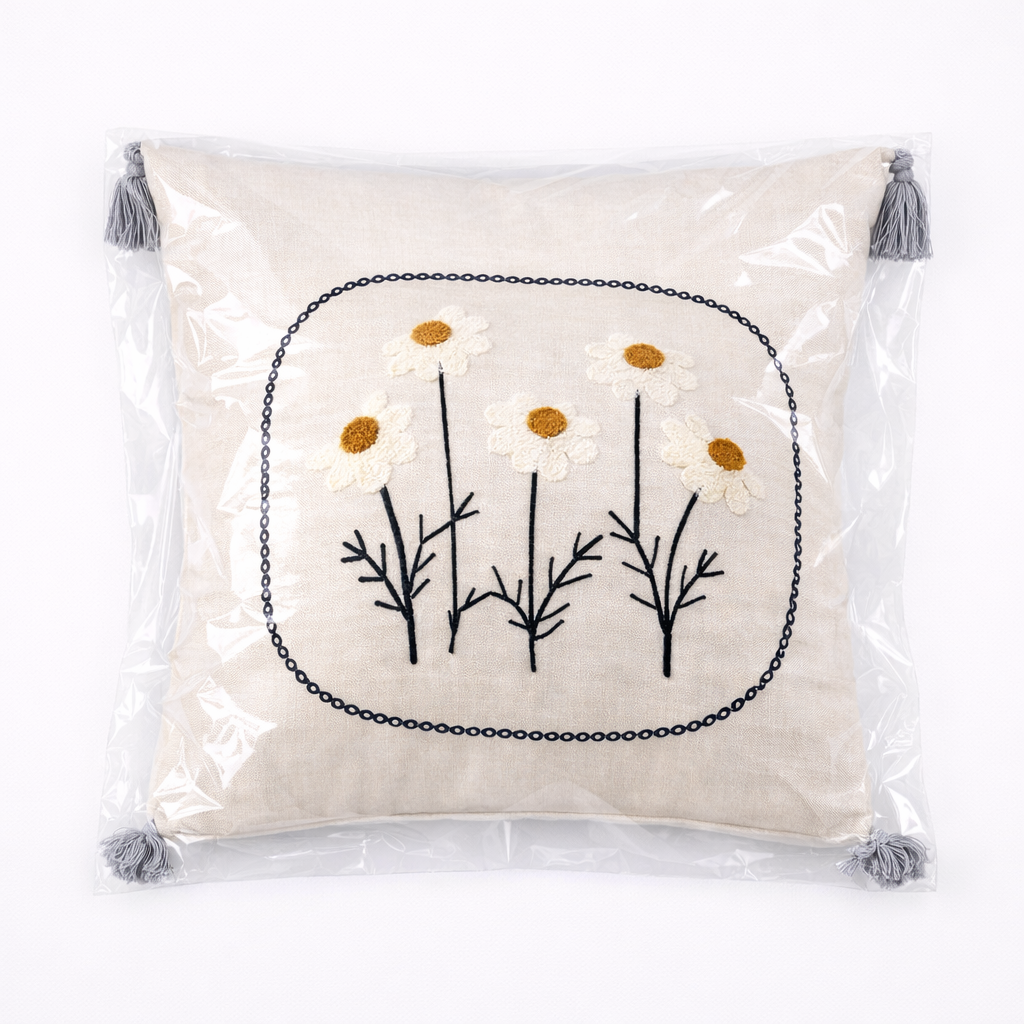 Nakışlı Papatya Desenli Dekoratif Kırlent Kılıfı | Püsküllü Yastık Kılıfı